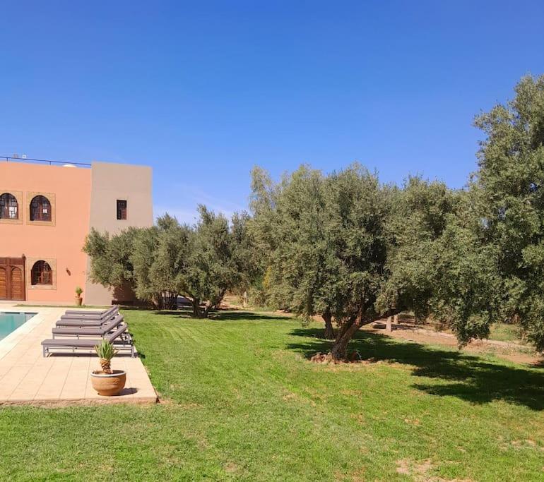 Agora, A La Campagne Proche Marrakech