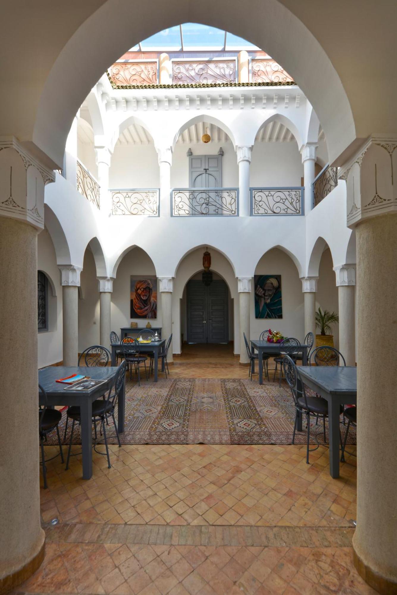 Agora, A La Campagne Proche Marrakech